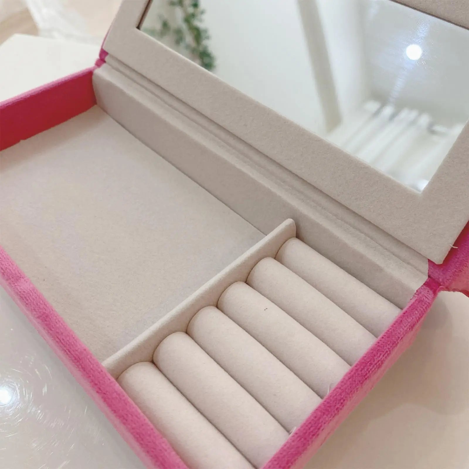 Elegant Jewelery Box Showcase Rose Storage Holder Soft Lining. Limited stock available.