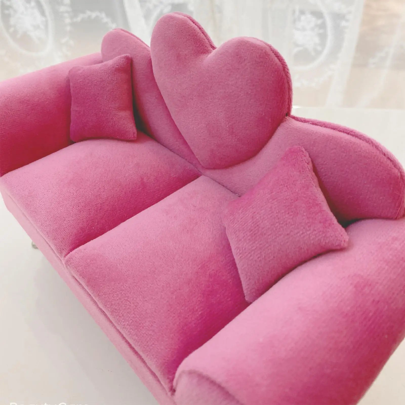 Elegant Jewelery Box Showcase Rose Storage Holder Soft Lining. Limited stock available.