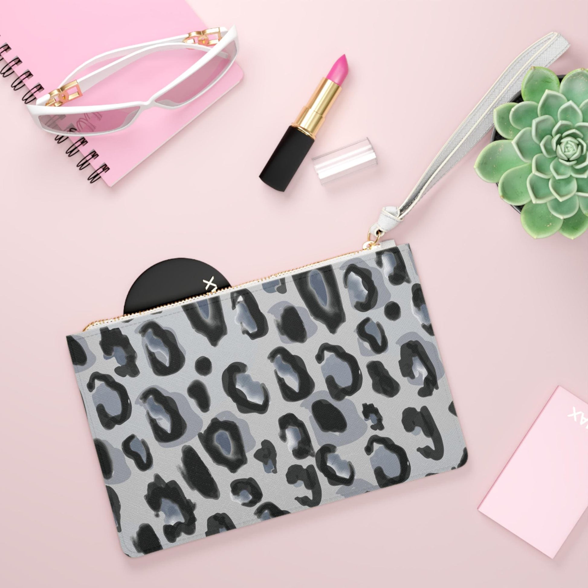 Chic Leopard Print Clutch Bag, Elegant Handheld Purse for Night Out, Fashion Accessory, Gift for Her, Trendy Evening Bag, Stylish Organizer - A Kingdom Lifestyle